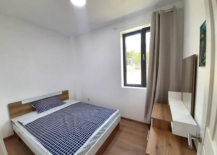 уютный Ray в варне Warna